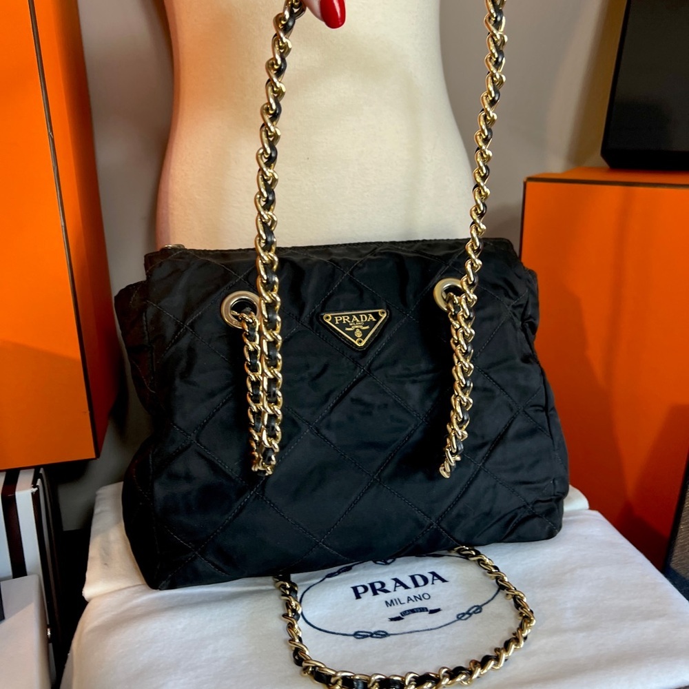 Prada⭐️⭐️Black Quilted Shoulder Bag with Gold Chain. No damages. - Picture 9 of 14